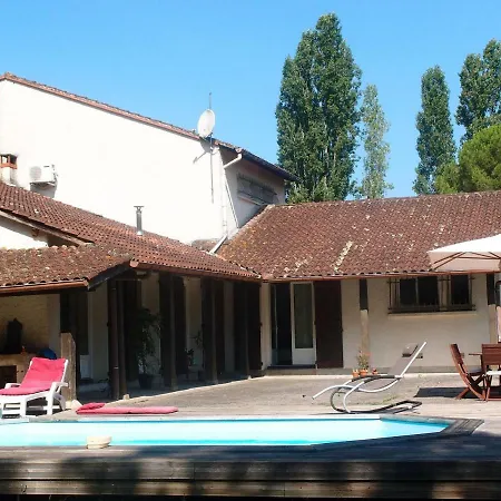 Homestay Les Berges De L'estournel Lagrave