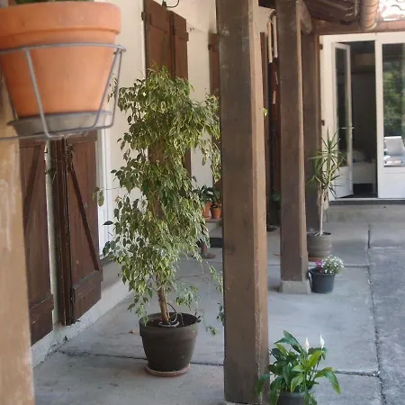 Homestay Les Berges De L'estournel